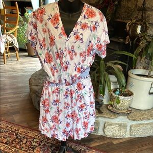 Bela & Nuri Floral Patterned Romper